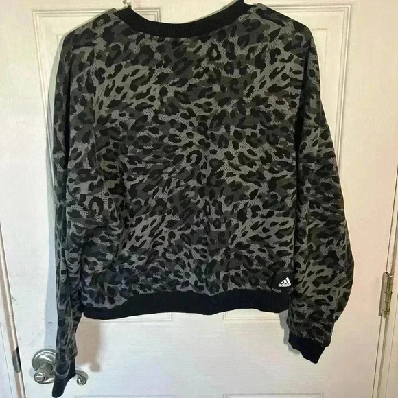 Adidas Women All Over Cheetah Print Pullover Crew. Size Large. Black. - Picture 5 of 11